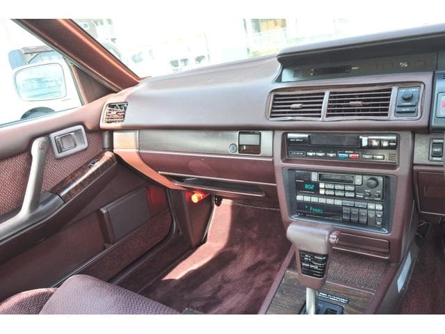1995 Nissan Gloria JDM car for sale — photo 19 of 25