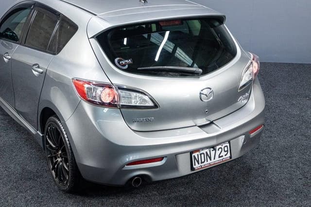 2010 Mazda Axela JDM car for sale — photo 4 of 17