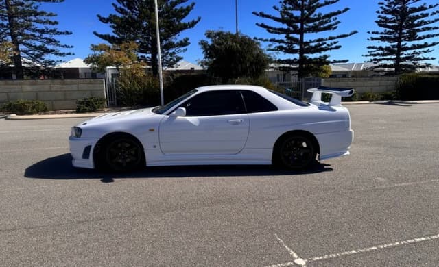 1998 Nissan Skyline JDM car for sale — photo 9 of 10