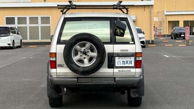 1996 Isuzu Bighorn JDM car for sale — photo 2 of 4
