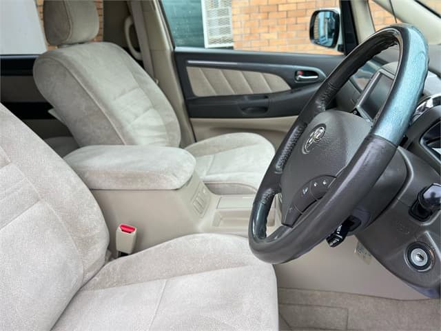 2007 Toyota Alphard JDM car for sale — photo 14 of 18
