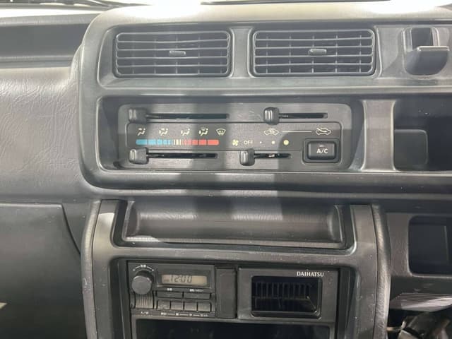 2000 Daihatsu Hijet JDM car for sale — photo 10 of 24