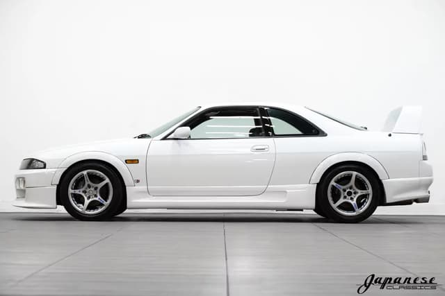1997 Nissan Skyline JDM car for sale — photo 4 of 25