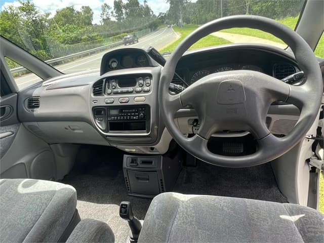 2001 Mitsubishi Delica JDM car for sale — photo 12 of 17