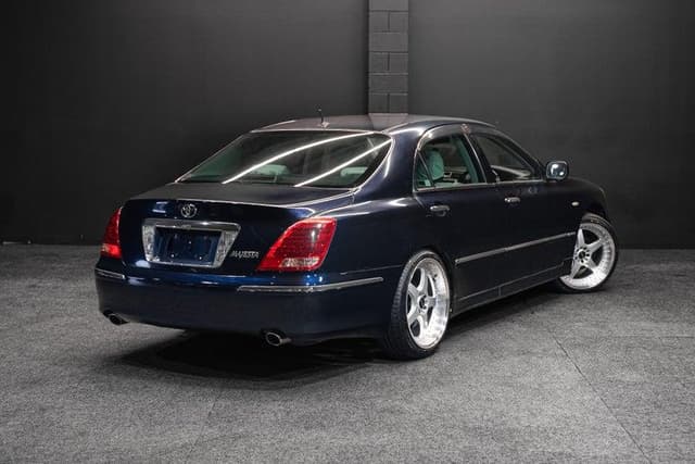 2004 Toyota Majesta JDM car for sale — photo 8 of 18