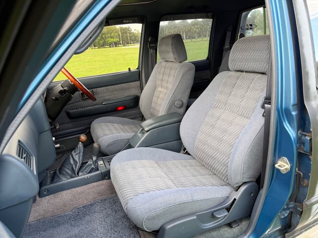 1993 Toyota Hilux JDM car for sale — photo 14 of 25