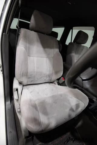 2000 Toyota Hilux Surf JDM car for sale — photo 15 of 25