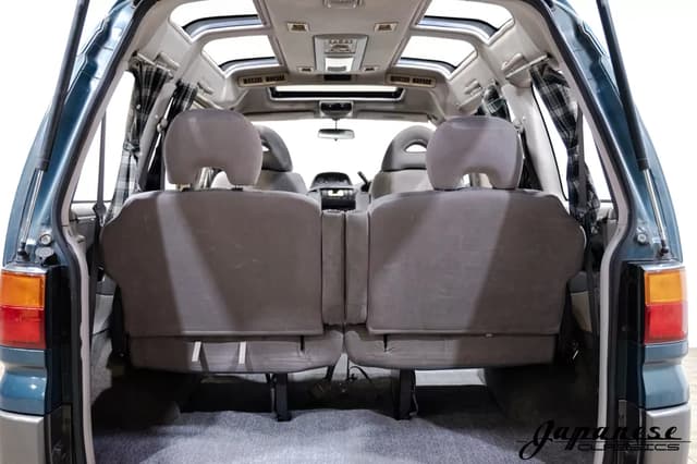 1994 Mitsubishi Delica JDM car for sale — photo 22 of 25