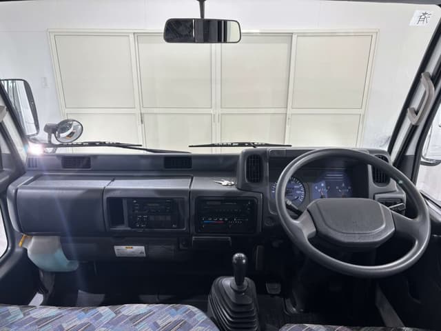 2000 Isuzu Elf JDM car for sale — photo 9 of 25