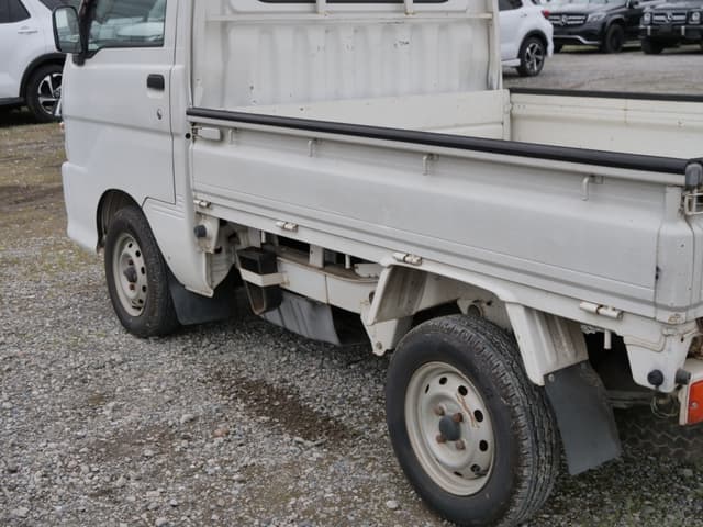2002 Daihatsu Hijet JDM car for sale — photo 18 of 25