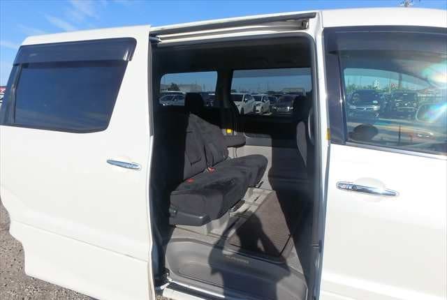 2007 Toyota Alphard JDM car for sale — photo 24 of 25
