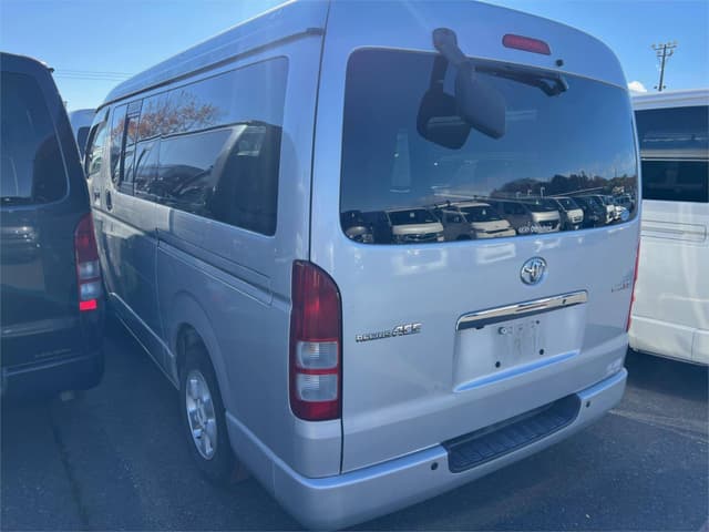 2007 Toyota HiAce JDM car for sale — photo 2 of 10