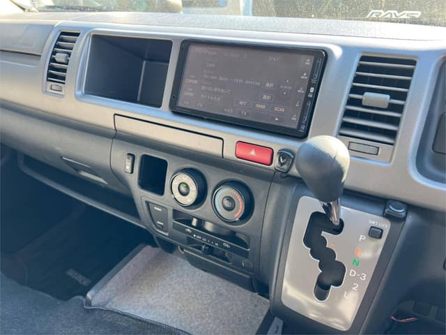2007 Toyota HiAce JDM car for sale — photo 7 of 10