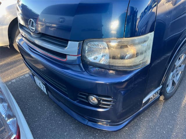 2005 Toyota HiAce JDM car for sale — photo 2 of 10