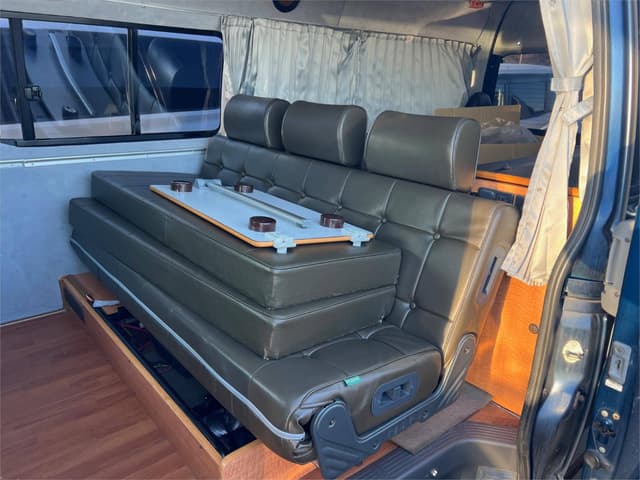 2005 Toyota HiAce JDM car for sale — photo 6 of 10