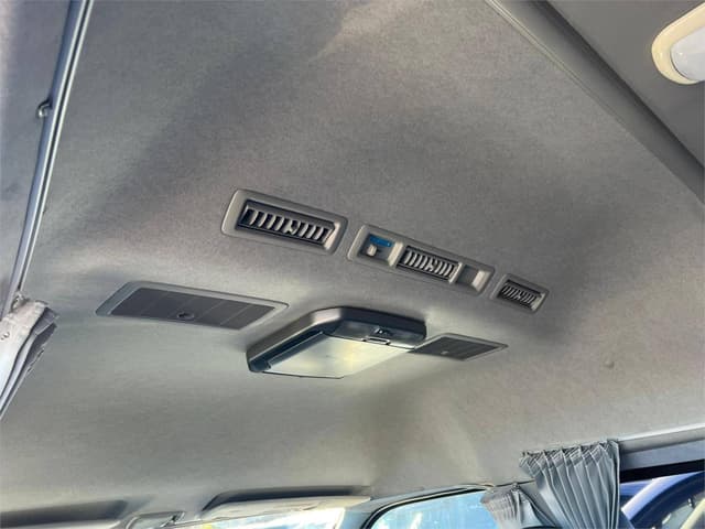 2005 Toyota HiAce JDM car for sale — photo 8 of 10