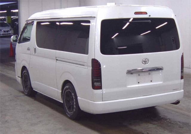 2010 Toyota HiAce JDM car for sale — photo 2 of 8