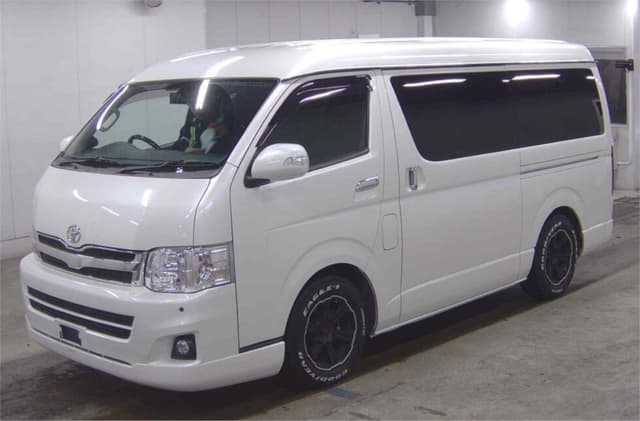 2010 Toyota HiAce JDM car for sale — photo 3 of 8