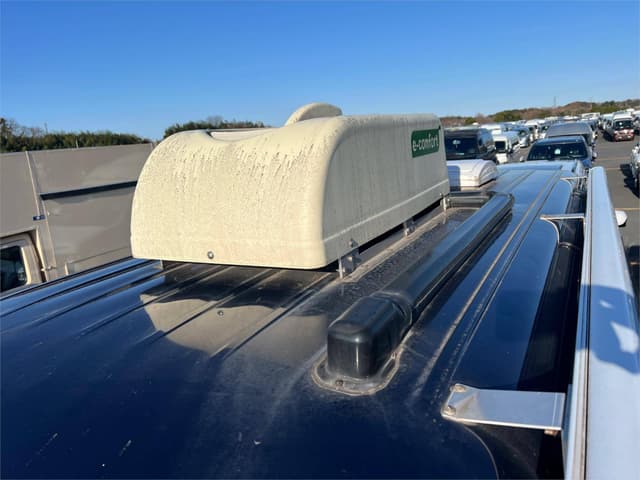 2006 Toyota HiAce JDM car for sale — photo 5 of 9