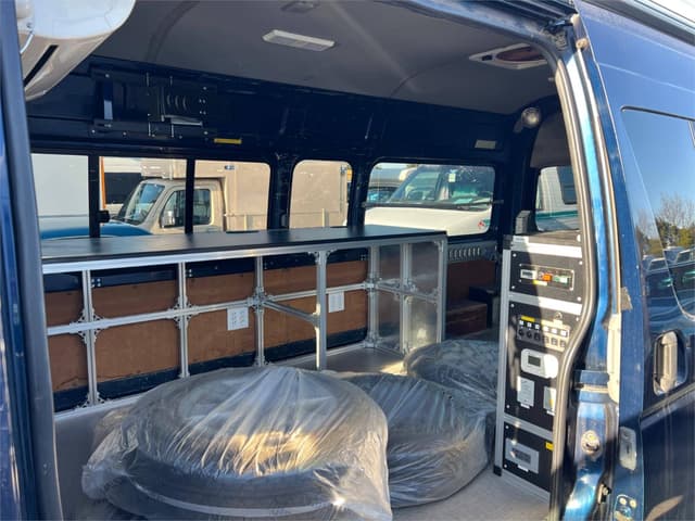 2006 Toyota HiAce JDM car for sale — photo 6 of 9