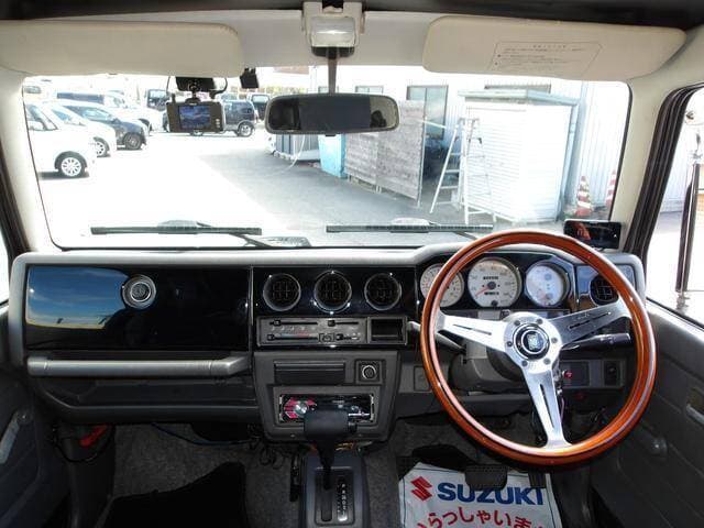 1998 Suzuki Jimny JDM car for sale — photo 3 of 20