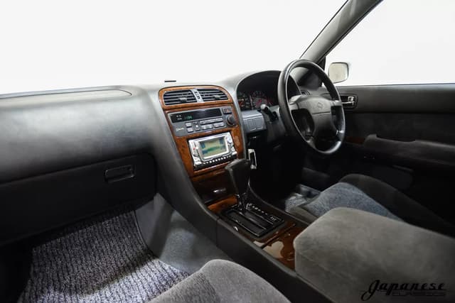 1996 Nissan Gloria JDM car for sale — photo 9 of 25