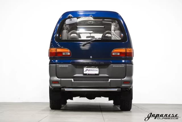 1994 Mitsubishi Delica JDM car for sale — photo 7 of 25