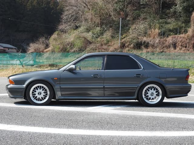 1990 Mitsubishi Diamante JDM car for sale — photo 24 of 25
