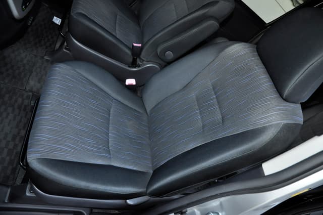2010 Toyota Voxy JDM car for sale — photo 14 of 25