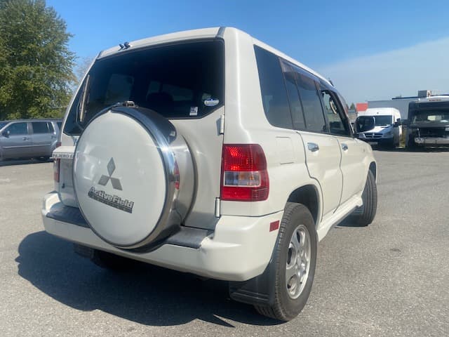 2006 Mitsubishi Pajero JDM car for sale — photo 7 of 25