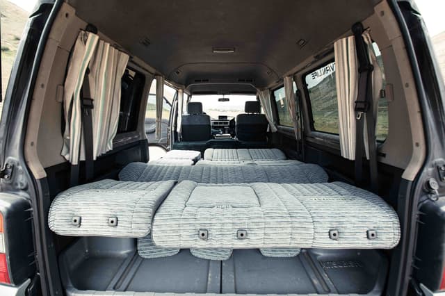 1992 Mitsubishi Delica JDM car for sale — photo 23 of 25