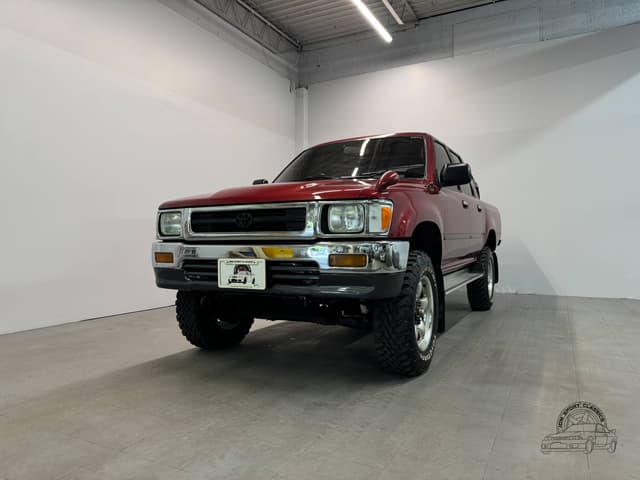 1992 Toyota Hilux JDM car for sale — photo 3 of 25