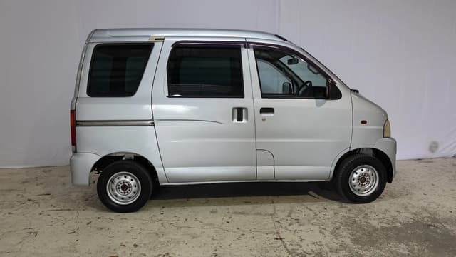 2001 Daihatsu Hijet JDM car for sale — photo 9 of 13