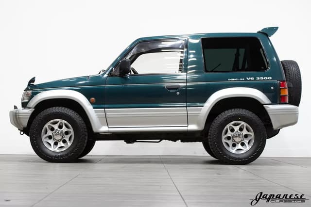 1996 Mitsubishi Pajero JDM car for sale — photo 4 of 25