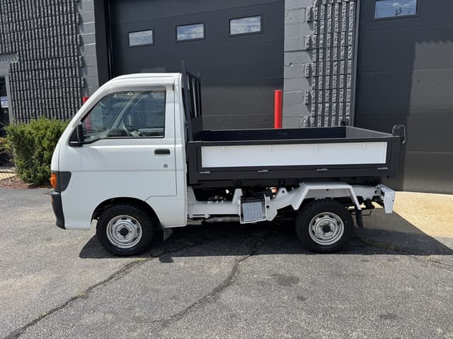 1996 Daihatsu Hijet JDM car for sale — photo 3 of 22