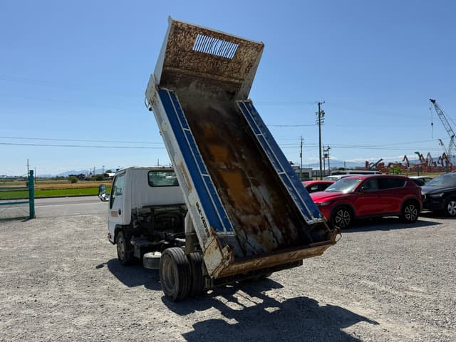 2011 Isuzu Elf JDM car for sale — photo 4 of 25