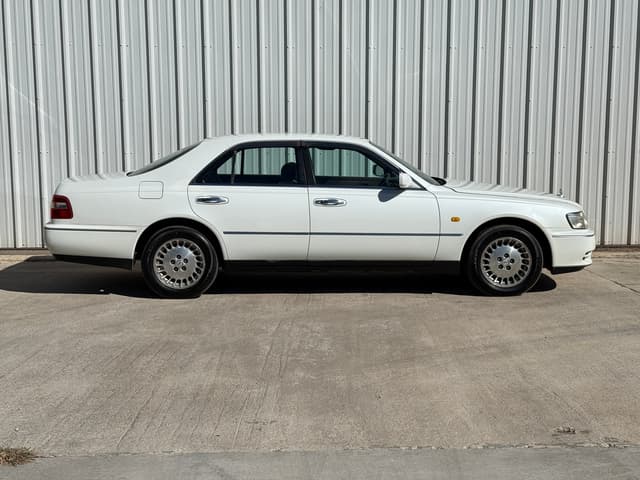 1997 Nissan Cima JDM car for sale — photo 2 of 21