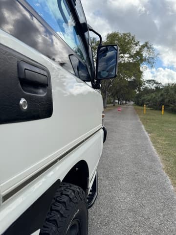 1994 Mitsubishi Delica JDM car for sale — photo 13 of 25