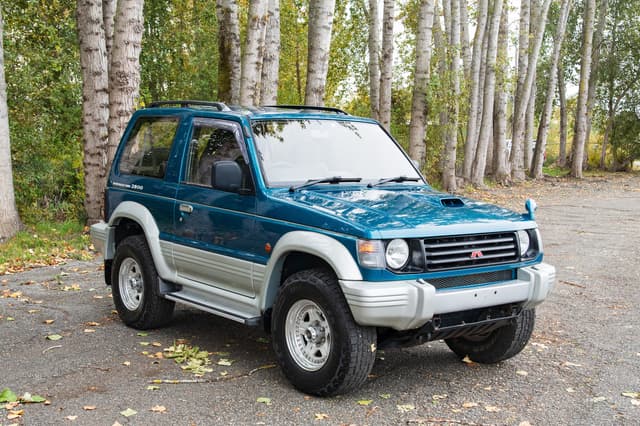 1994 Mitsubishi Pajero JDM car for sale — photo 3 of 15