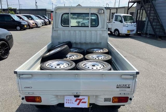 2010 Daihatsu Hijet JDM car for sale — photo 5 of 24