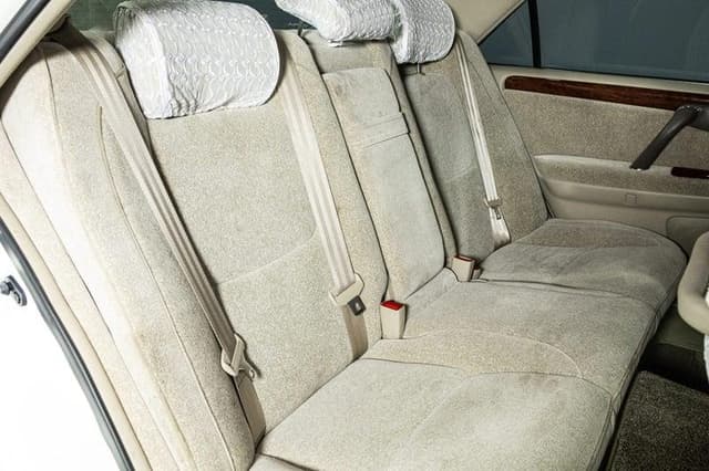 2001 Toyota Crown JDM car for sale — photo 17 of 18