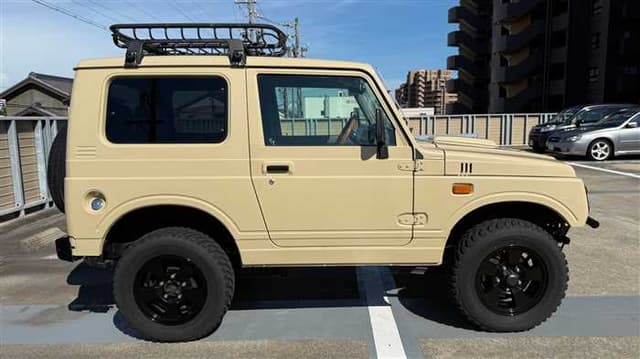 1998 Suzuki Jimny JDM car for sale — photo 3 of 25