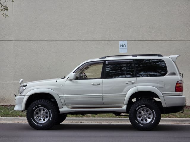 2000 Toyota Land Cruiser JDM car for sale — photo 2 of 25