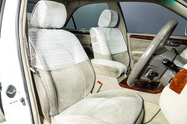 2001 Toyota Crown JDM car for sale — photo 16 of 18