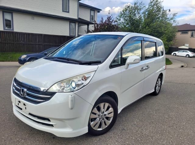 2009 Honda Stepwagon JDM car for sale — photo 2 of 12
