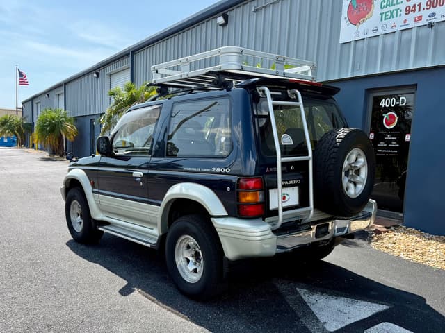 1995 Mitsubishi Pajero JDM car for sale — photo 6 of 21