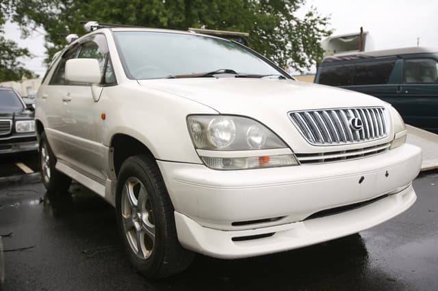 1998 Toyota Harrier JDM car for sale — photo 3 of 13