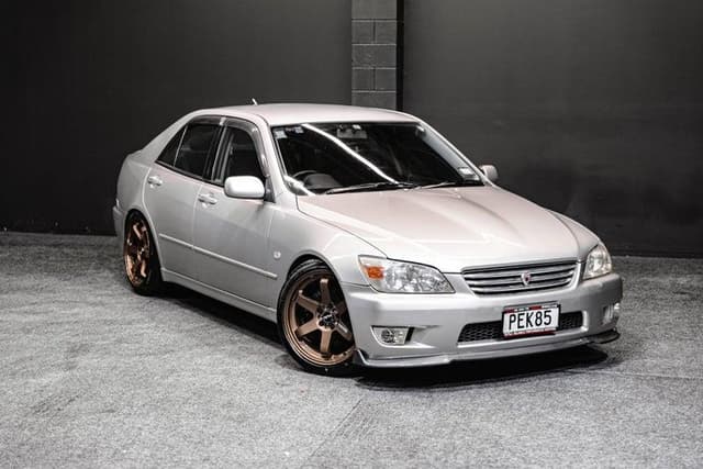 1999 Toyota Altezza JDM car for sale — photo 6 of 17