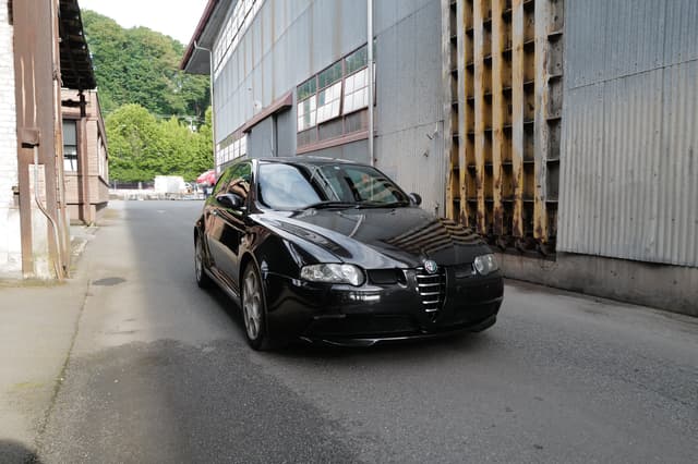 2004 Alfa Romeo JDM car for sale — photo 3 of 12