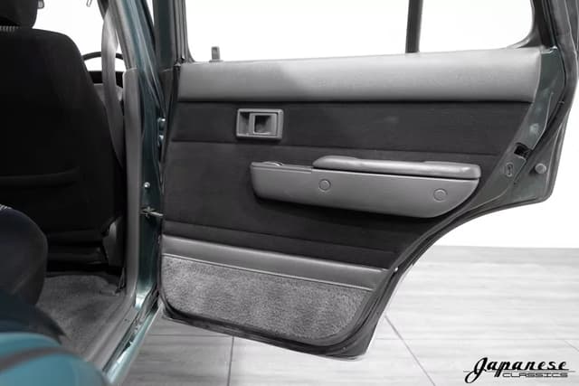 1993 Toyota Hilux Surf JDM car for sale — photo 21 of 25